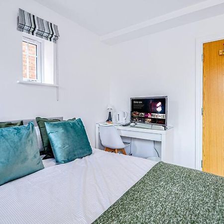 Entire House Sleeps 8 Near The River Thames Maidenhead Kültér fotó