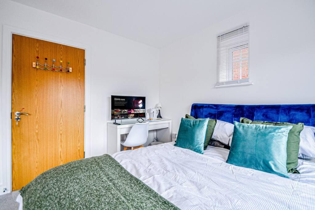 Entire House Sleeps 8 Near The River Thames Maidenhead Kültér fotó