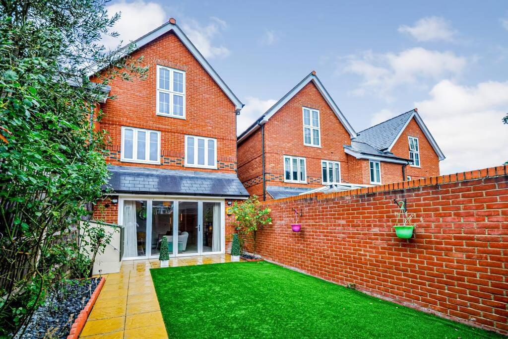 Entire House Sleeps 8 Near The River Thames Maidenhead Kültér fotó