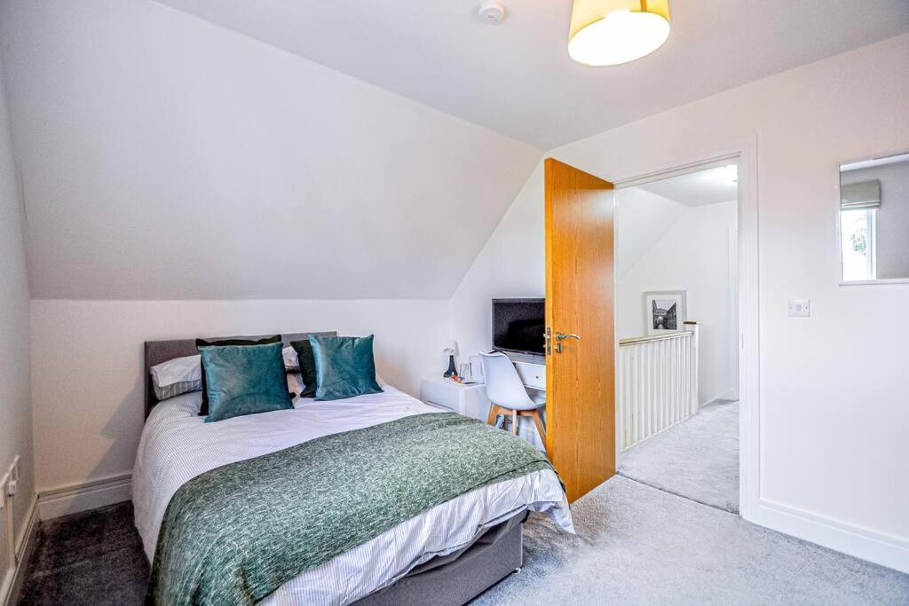 Entire House Sleeps 8 Near The River Thames Maidenhead Kültér fotó