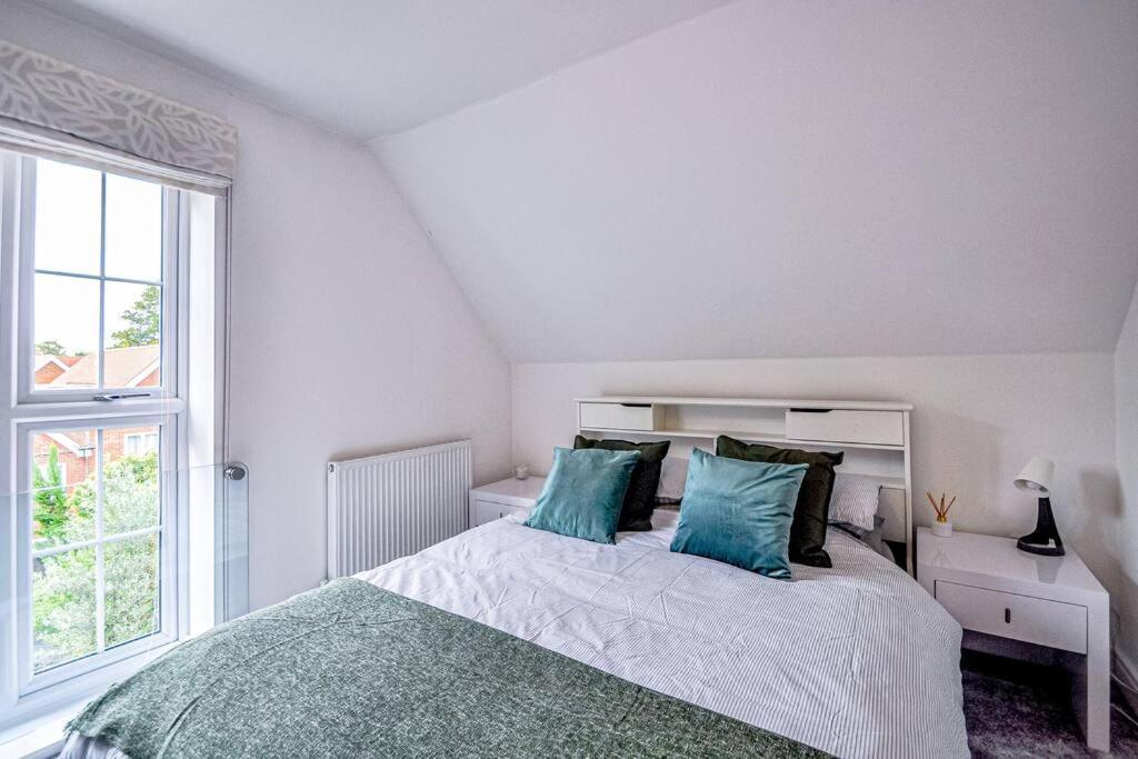 Entire House Sleeps 8 Near The River Thames Maidenhead Kültér fotó