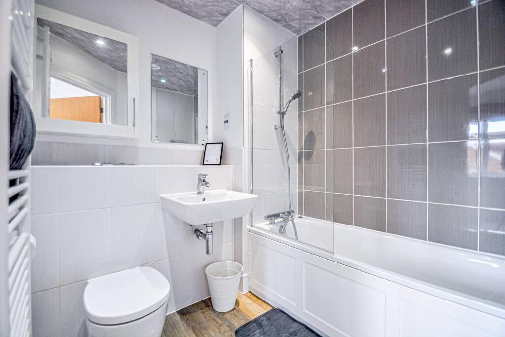 Entire House Sleeps 8 Near The River Thames Maidenhead Kültér fotó