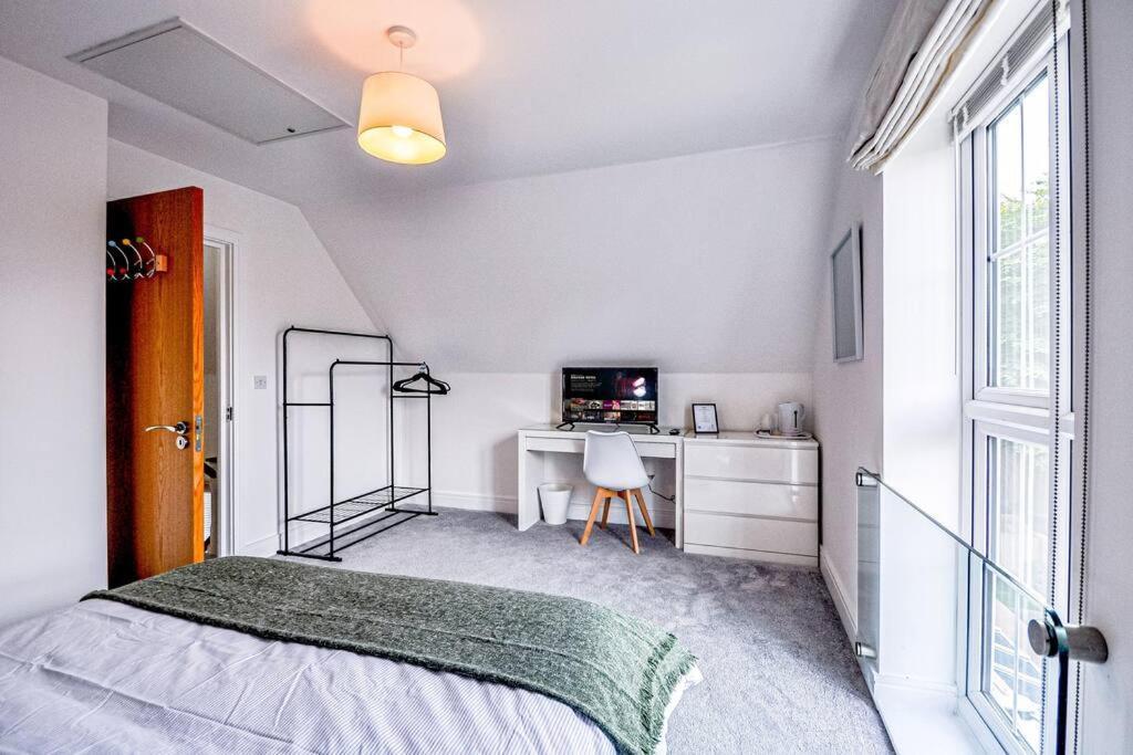 Entire House Sleeps 8 Near The River Thames Maidenhead Kültér fotó